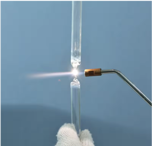 oxyhydrogen flame sealing torch for quartz glass shaping